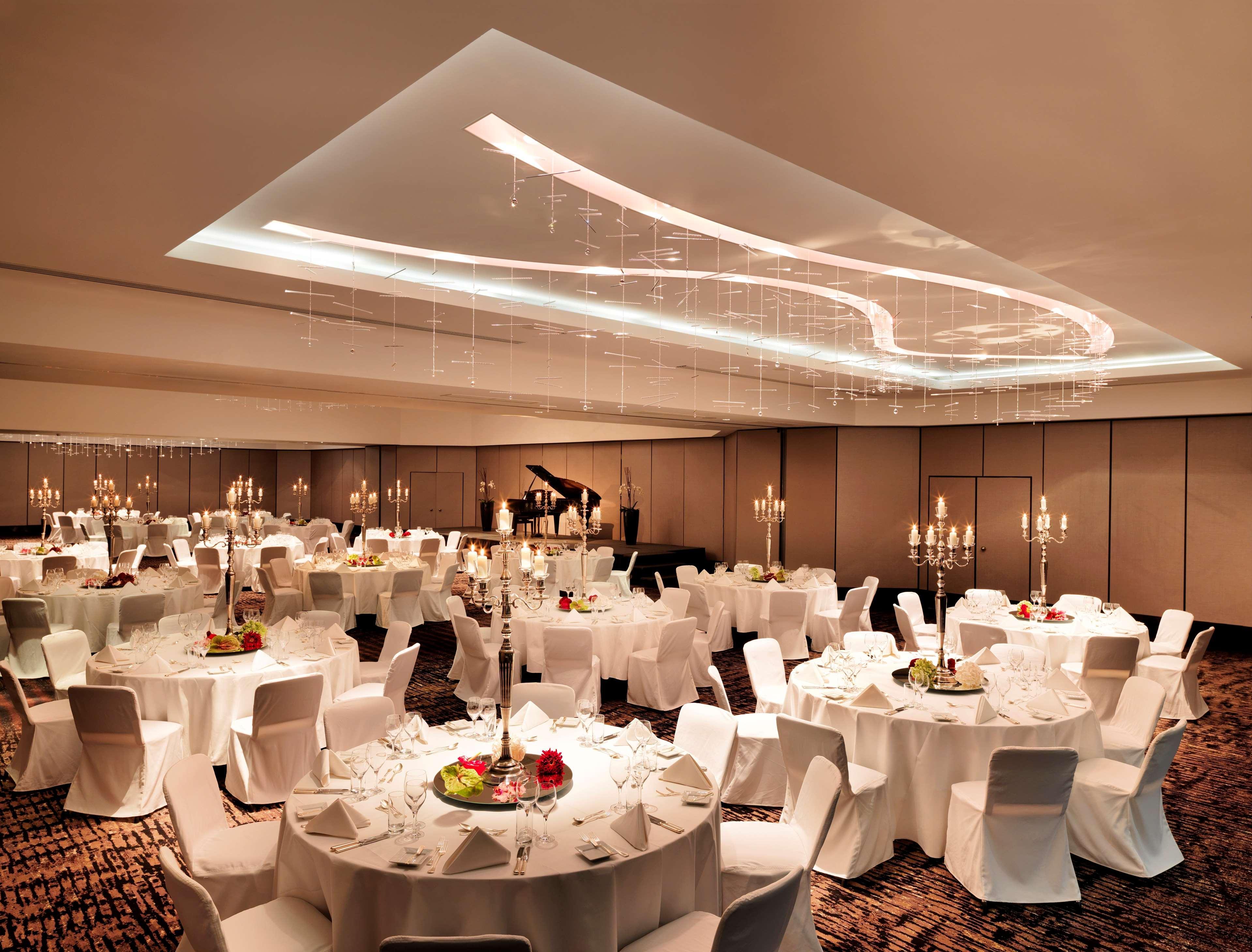 מלון Hyatt Regency Koeln מסעדה תמונה The ballroom