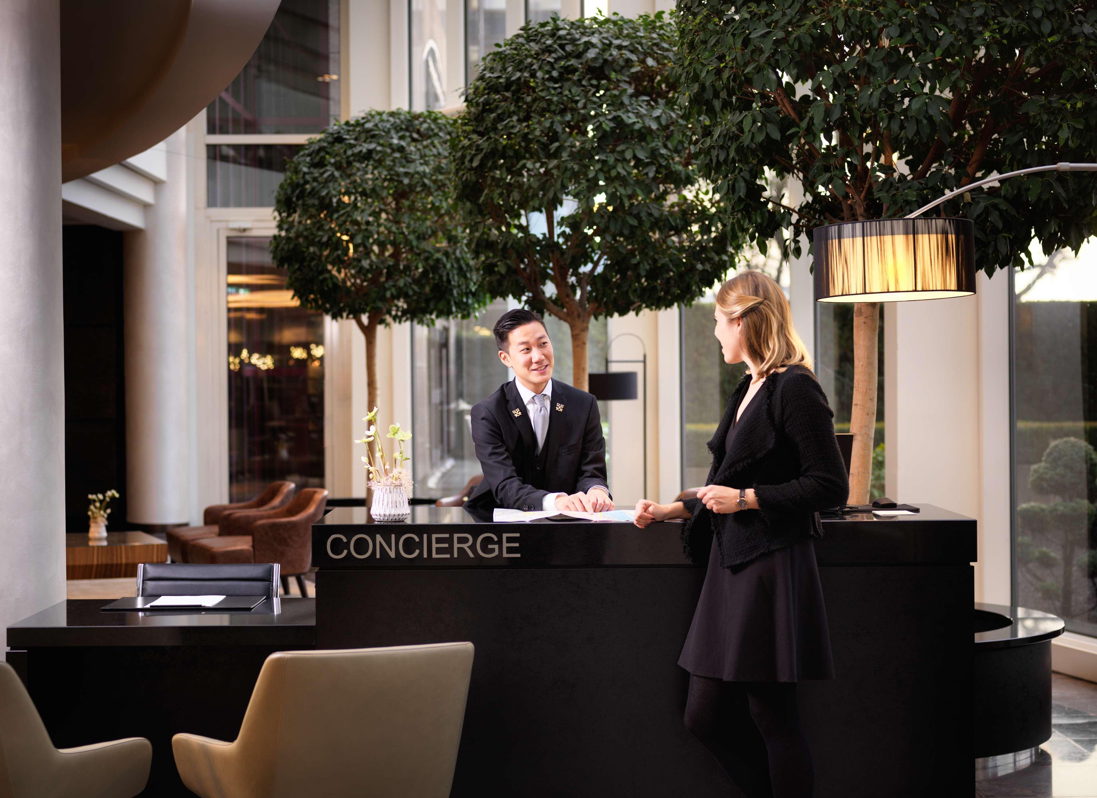 מלון Hyatt Regency Koeln מראה חיצוני תמונה Concierge at the Mandarin Oriental, Munich